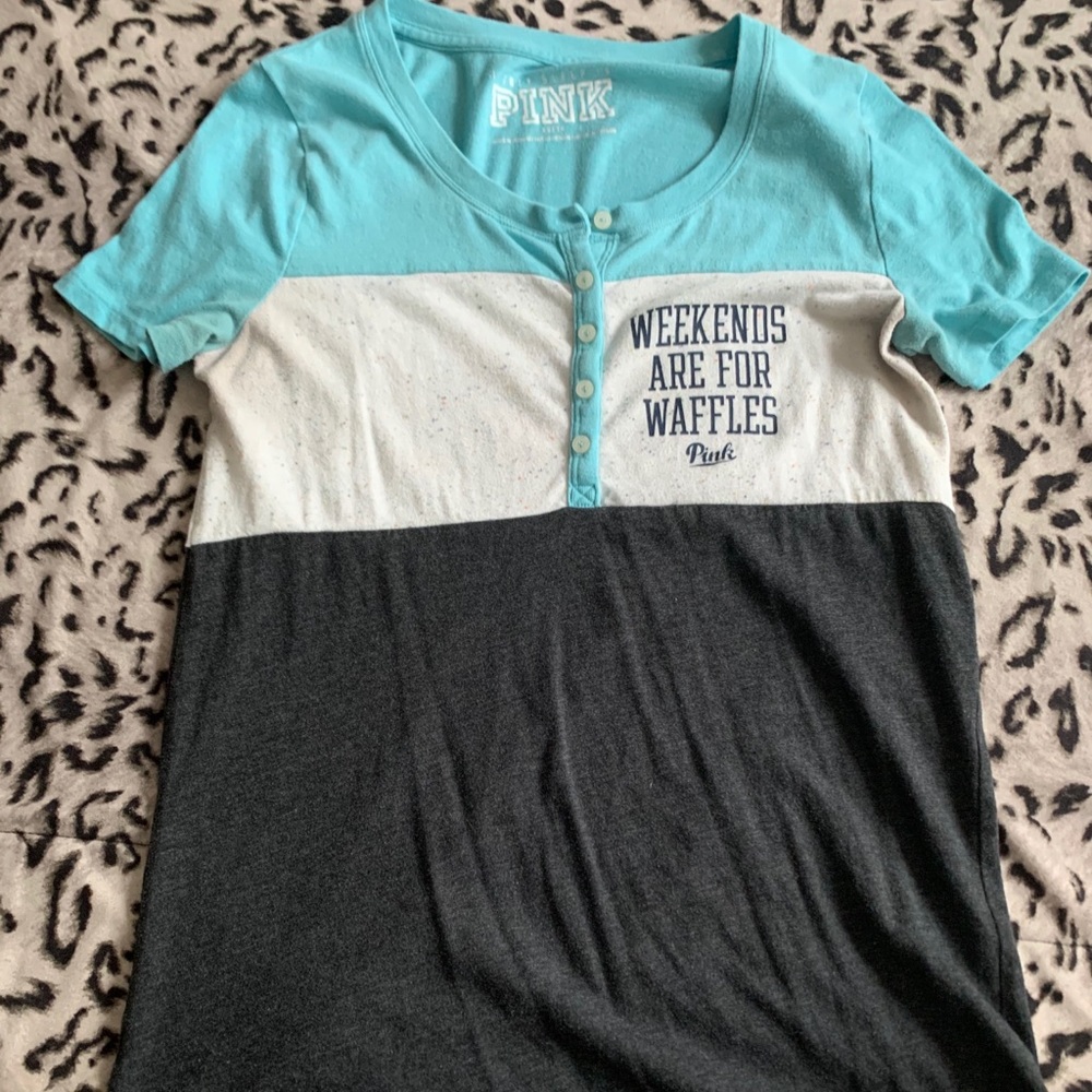 🍁2 for $20🍁 Ladies tee